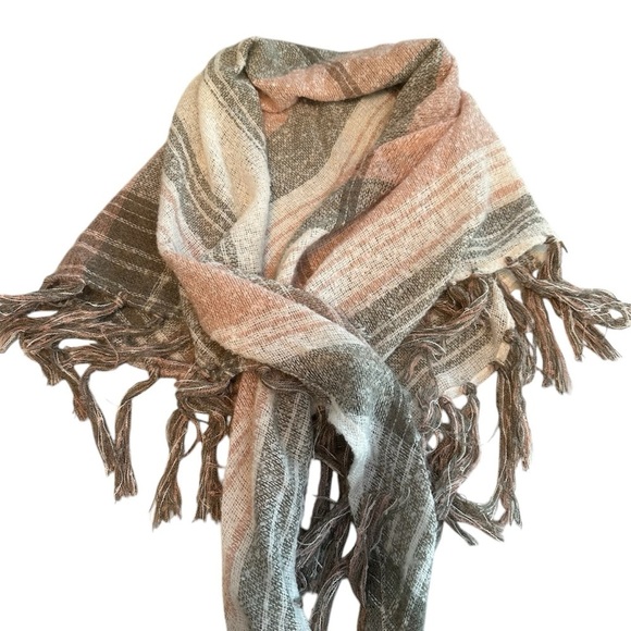 Altar'd State Triangle Shape Oversized Pink White Gray Fringed Scarf Wrap - Picture 1 of 11